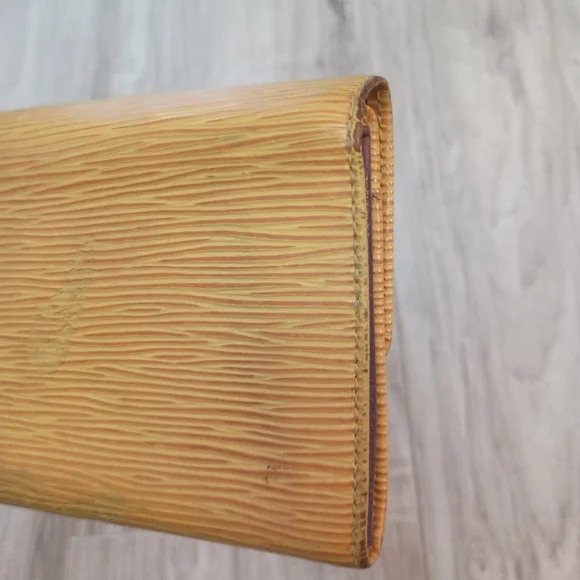 LOUIS VUITTON Yellow Epi Leather Bi Fold Long Wallet Purse - Picture 6 of 15